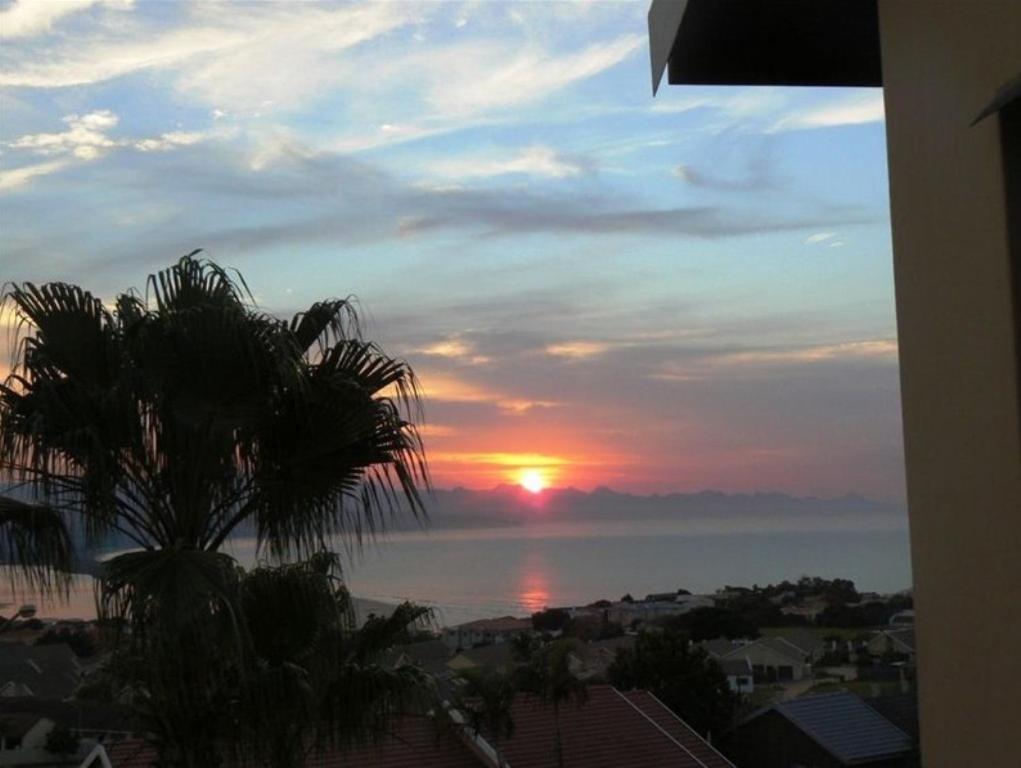 Panoramic Blue B&B Plettenberg Bay Bagian luar foto